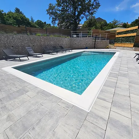 Dado Apartment Cavle