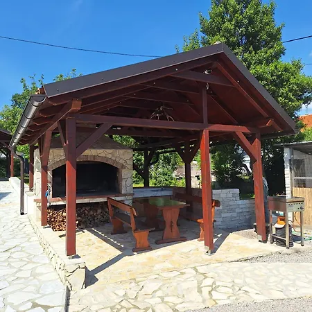 Dado Apartment Cavle