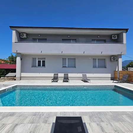 Dado Apartamento Čavle